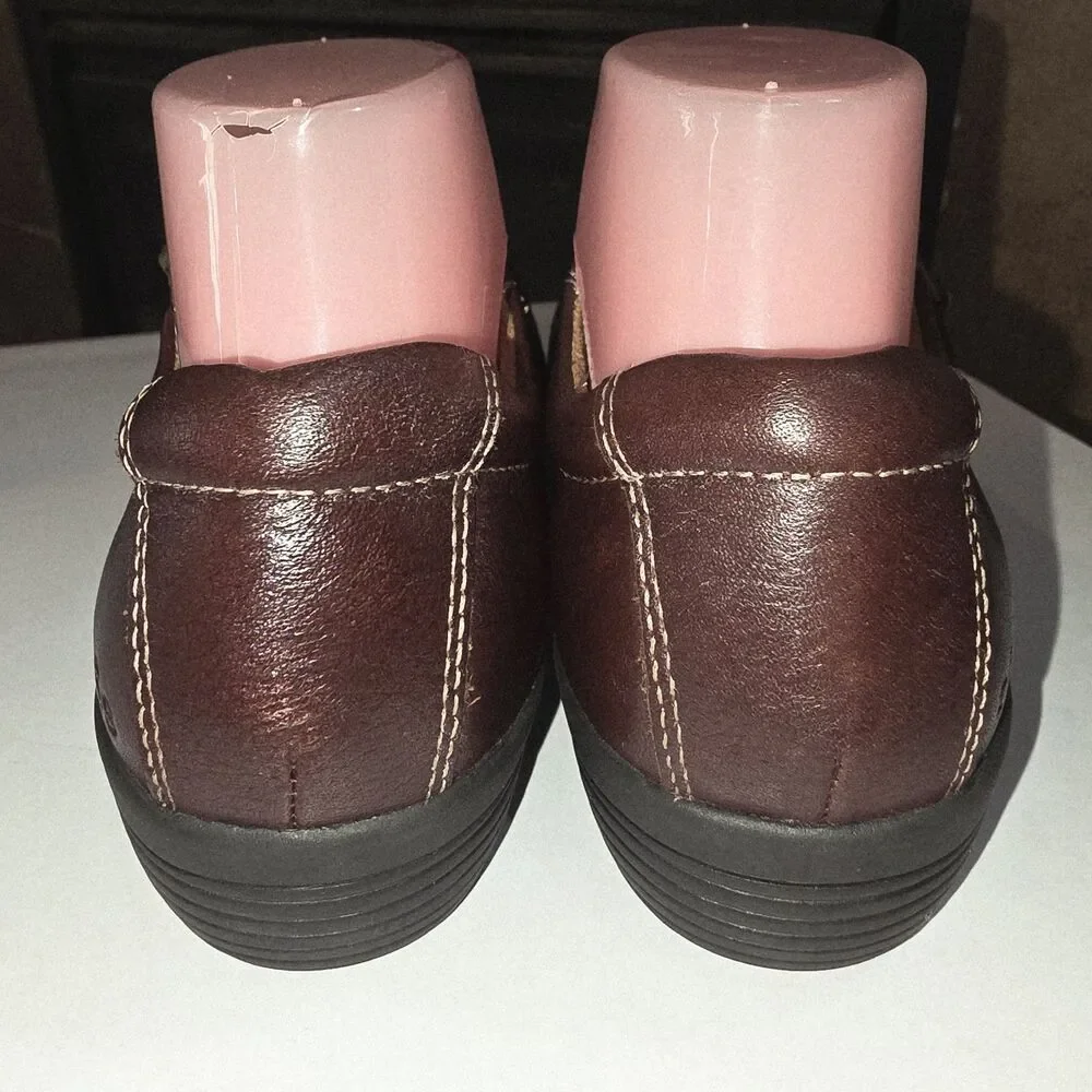 Taos Sz 8.5 Character Brown Leather Casual Side Zip Closure Boho Logo Loafers